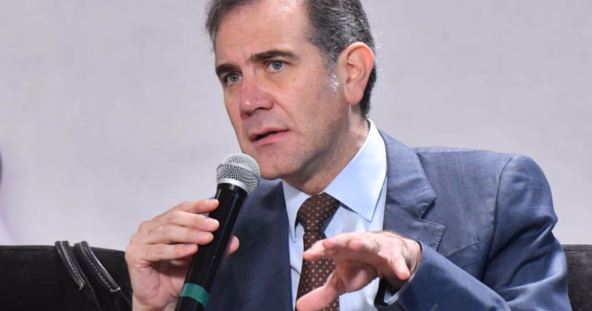 Corte ordena retirar referencia a Lorenzo Córdova en libros de texto
