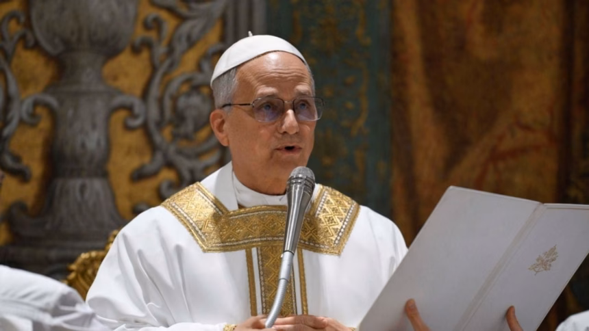 Papa León XIV canta "Cielito Lindo" en Vaticano y llama a la paz