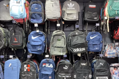 Tiendas chinas en Nuevo León siguen vendiendo mercancía pirata