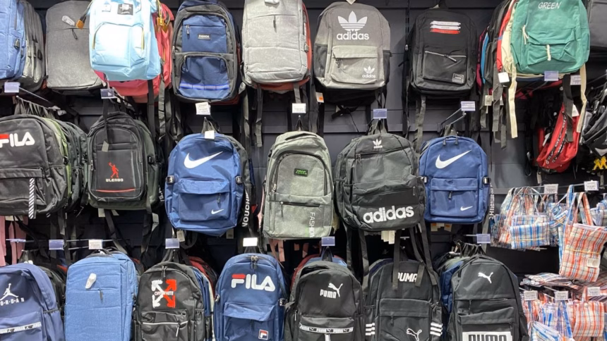 Tiendas chinas en Nuevo León siguen vendiendo mercancía pirata
