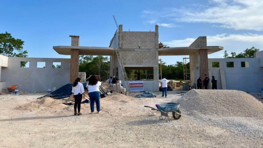 Riesgo comercial en las avenidas Huayacán y 135 en Cancún