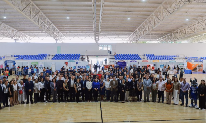 UAQ realiza la primera Feria de Vinculación en Querétaro