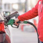Sheinbaum confirma renovación del acuerdo para mantener gasolina en 24 pesos
