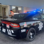 Policías de Monterrey salvan a niño que se atragantó con comida