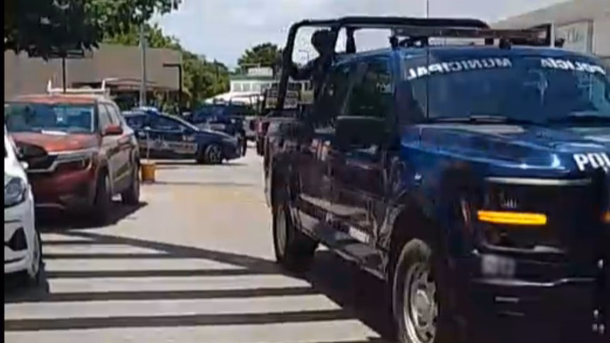 Detienen a presuntos repartidores armados en Cancún