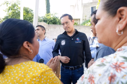 Corregidora entrega obra de urbanización en calle Miguel Hidalgo