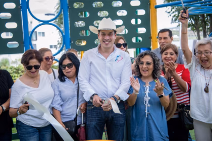 Alcalde de El Marqués entrega obras en Agua Azul, La Loma y El Mirador