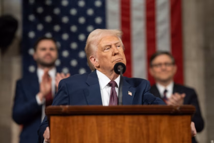 Trump autoriza acciones militares contra cárteles de droga en EE. UU.