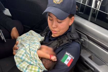 Policías rescatan a bebé en incendio en Escobedo, Nuevo León