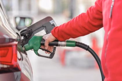 Renuevan impuesto máximo a la gasolina y diésel en México