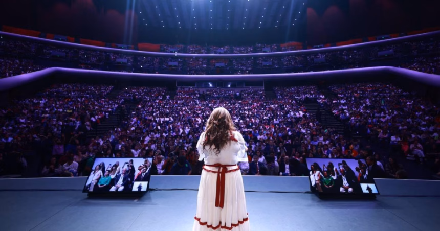 Clara Brugada prepara acto en el Auditorio Nacional por su primer año de gobierno